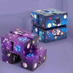 Hochwertiges Weltraum-Science-Puzzle mit bunten Raumfahrtmotiven, ideal für Kinder und Wissenschaftsbegeisterte. Perfekt zum Spielen und Dekorieren in einem wissenschaftlichen Ambiente.