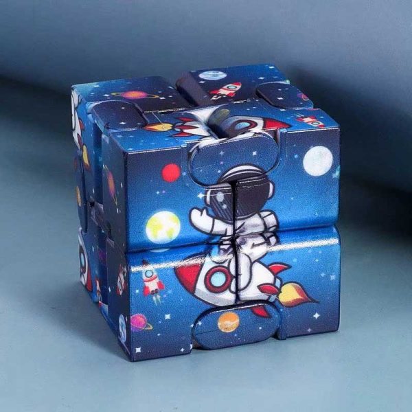 Buntes Weltraum-Roboter Puzzle mit Raketen und Planeten, ideal für Kinder und Wissenschaftsbegeisterte.