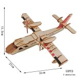 Holzmodell eines kleinen Flugzeugs, detailreich gefertigt.