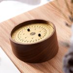 Elegantes Holz-Schwerkraftspielzeug mit Kugeln, das physikalische Prinzipien demonstriert, ideal als wissenschaftliche Dekoration oder Lernspielzeug.
