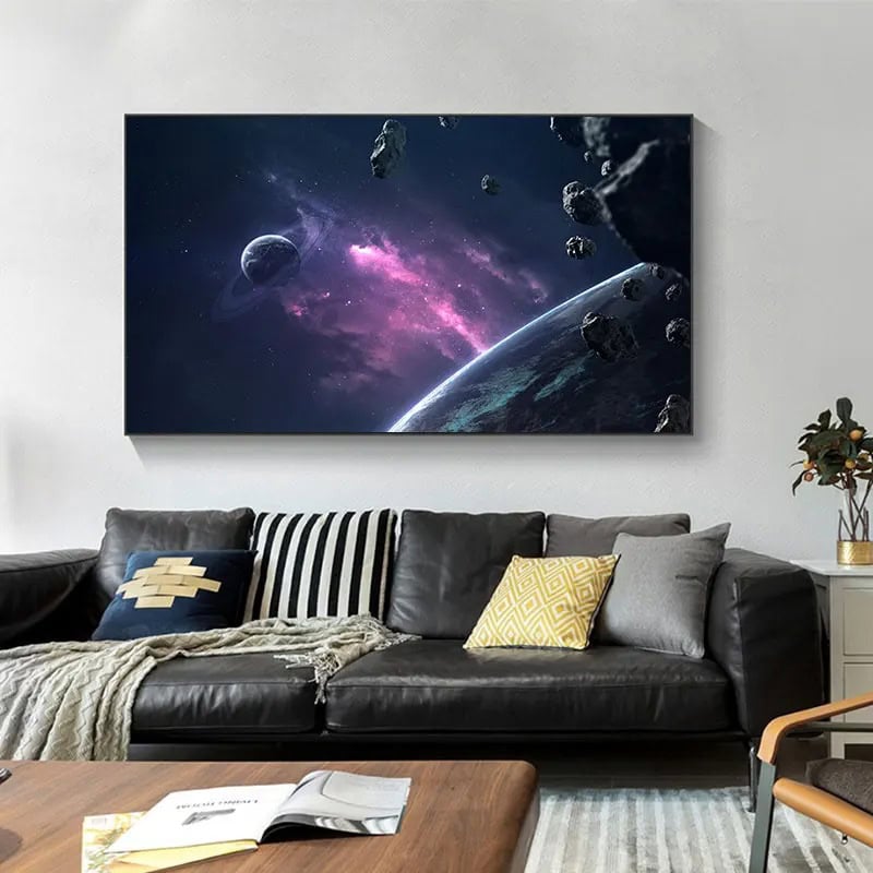 Raumdekoration mit Weltraumkunst, großes Wandbild eines Sternenhimmels mit Planeten und Asteroiden, moderne Wohnzimmergestaltung, inspirierende Raumdekoration.