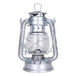 Altmodische Petroleumlampe aus Metall und Glas, ideal als Dekoration oder wissenschaftliches Sammlerstück. Perfekt für Vintage-Dekor und wissenschaftliche Themen.