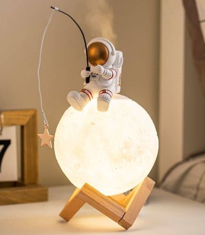 Dekorative Astronautenlampe mit Mondlicht und Stern.