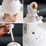 Hochwertiges Raumfahrt-Objekt mit sphärischer Form, auf einem stilvollen Holzständer präsentiert, ideal für wissenschaftliche Dekorationen und Sammlerstücke.
