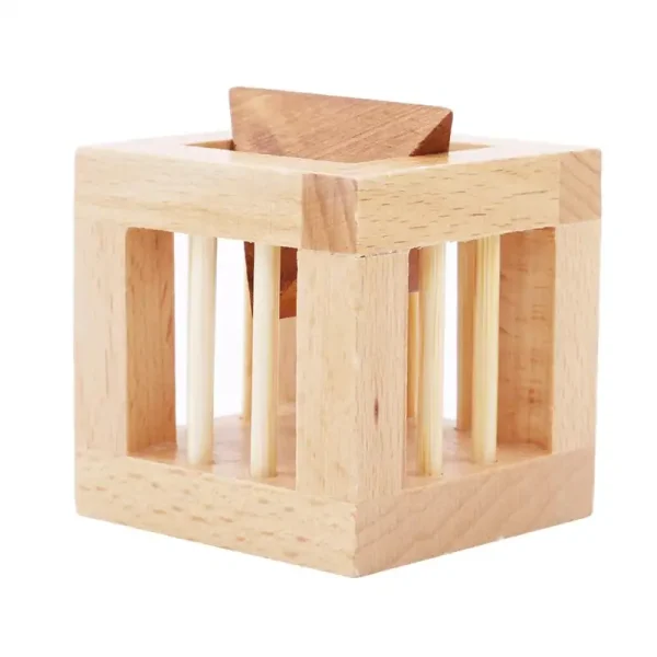 Holzkäfig mit vertikalen Stäben, ideal für kleine Haustiere wie Hamster oder Mäuse, aus hellem Holz gefertigt.