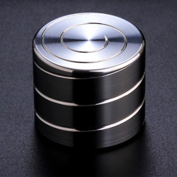 Präziser metallischer Balance-Körper mit spiralförmigem Design, ideal für wissenschaftliche Experimente und Dekorationen.