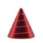 Rote metallische Pyramide mit spiralförmigen Rillen, ideal als wissenschaftliches Dekorationsstück oder Lehrmaterial.