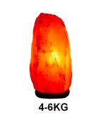 Leuchtende Salzlampe mit warmem Licht, ideal für Dekoration und Wohlfühlatmosphäre.