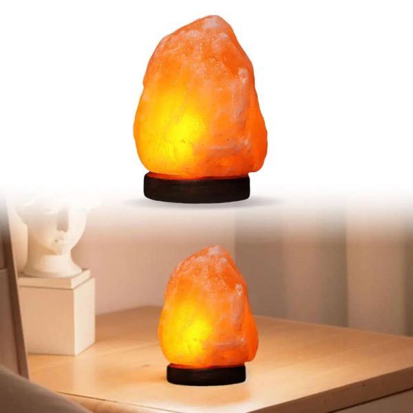 Salzlampe mit warmem Licht, dekoratives und entspannendes Beleuchtungsstück für Zuhause oder Büro.