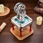 Detailliertes wissenschaftliches Modell mit Rädermechanismus auf Holzbasis, ideal für Bildung und Dekoration.