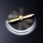 Elegante goldene Pendeluhr mit leuchtender Skala und schwebendem Zeiger, modernes Design für wissenschaftliche Dekorationen.