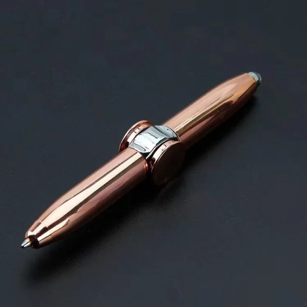 Eleganter Metall-Kugelschreiber mit modernem, futuristischem Design, glänzendem Finish und ergonomischer Form. Perfekt für stilvolles Schreiben im Büro oder unterwegs.