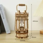 Detailliertes Holzmodell einer antiken Laterne mit 240 mm Höhe und 115 mm Breite, perfekt für Dekoration und wissenschaftliche Sammlungen.