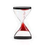 Elegante Sanduhr mit rotem Sand, ideal als wissenschaftliche Dekoration oder Geschenk. Perfekt für Büro, Studium oder als stilvolles Accessoire.