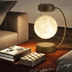 Stehlampe mit Mondlampe, kreative Beleuchtung für Zuhause.