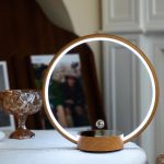 Hochwertiger LED-Ringlicht-Spiegel für dekorative und funktionale Nutzung, ideal für Schreibtische, Make-up oder kreative Projekte.