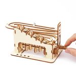 Holz-Murmelbahn mit Kugelbahn, interaktives Wissenschaftsspielzeug für Kinder und Erwachsene, aus Holz gefertigt, mit beweglichen Kugeln und Schienen.