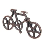 Detailliertes Metallmodell eines Fahrrads, ideal als wissenschaftliche Dekoration oder Sammlerstück. Perfekt für Liebhaber von Technik und Wissenschaft, die einzigartige Objekte schätzen.