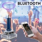 Innovatives wissenschaftliches Bluetooth-Gerät mit leuchtender Plasma-Kugel, ideal für Dekoration und Bildung, verbindet Technologie und Wissenschaft auf beeindruckende Weise.