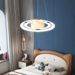 Moderne Deckenlampe mit Himmelskugel-Design, ideal für Schlafzimmer, schafft eine entspannte Atmosphäre.