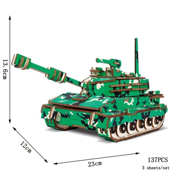 Detailliertes Modell eines Panzers aus Kunststoff mit Camouflage-Muster, Maße 23x12x13,6 cm, bestehend aus 137 Teilen, ideal für Wissenschafts- und Dekorationszwecke.