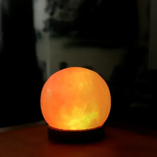 Atmosphärisches Mondnachtlicht, das eine warme, orangefarbene Beleuchtung ausstrahlt, ideal für Dekorationen und stimmungsvolle Beleuchtung in Wohnräumen.