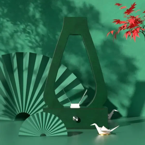 Moderne Himalaya-Lampe mit Origami-Ente, stilvolles Dekorstück für Zuhause, inspiriert von Natur und Origami-Kunst, in grünen Tönen.