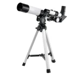 Hochwertiges Teleskop für Astronomie-Enthusiasten, ideal für Himmelsbeobachtungen und wissenschaftliche Studien, mit stabiler Tripod-Unterstützung.