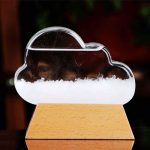 Dekoration aus Glas in Wolkenform mit Rauch- oder Nebeleffekt.