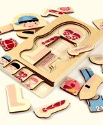 Holzpuzzle mit kindgerechten Illustrationen, das anatomische und medizinische Themen für Kinder spielerisch vermittelt. Perfekt für Bildung und Dekoration im Wissenschaftsbereich.