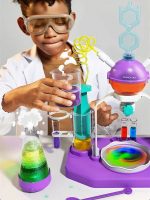 Kind im Labor mit buntem Wissenschafts-Experimentier-Set, das verschiedene Reagenzgläser, Pipetten und bunte Flüssigkeiten enthält, ideal für Bildungs- und Spielzwecke.