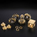 Hochwertiges Metallgetriebe mit Zahnrädern und Achsen, ideal für wissenschaftliche Experimente und technische Projekte.