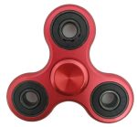 Fidget Spinner aus Kunststoff mit drei rotierenden Armen und schwarzen Kugellagern, ideal für Stressabbau und Konzentrationsförderung.