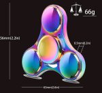 Hochwertiger, schimmernder Fidget Spinner aus Metall mit buntem, reflektierendem Design, ideal für Stressabbau und Konzentration, wiegt 66g.