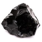 Schwarzer Obsidianstein mit glänzender Oberfläche, ideal für wissenschaftliche Sammlungen oder als dekoratives Element.