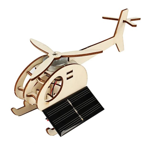Detailliertes Holzmodell eines Hubschraubers mit Solarzelle, ideal für wissenschaftliche Dekorationen und Bildungszwecke.