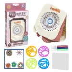Kreatives Mandala-Bastelset mit verschiedenen farbigen Ringen, Werkzeugen und Vorlagen für DIY-Mandalas, ideal für Kunst- und Bastelprojekte.