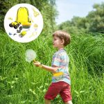 Junge mit Insektenschutzset im Grünen, ideal für Naturerkundungen und Schutz vor Insekten beim Spielen im Freien.