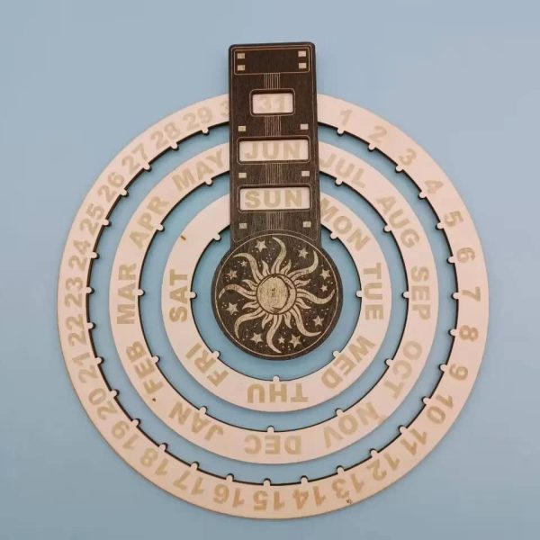 Kreativer Jahreskalender mit USB-Stick und Sonnenmotiv, ideal für Wissenschafts- und Dekorationsliebhaber, praktisches Gadget für das ganze Jahr.