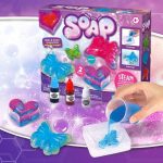 Kreatives Schaum-Set zum Basteln mit bunten, formbaren Seifen, inklusive Farben und Glitzer, ideal für Kinder ab 8 Jahren.