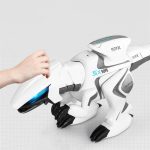 Hochwertiger Roboter-Hund mit futuristischem Design, ausgestattet mit fortschrittlicher Technologie für interaktive Spiel- und Lernzwecke.
