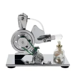 Historisches wissenschaftliches Experimentiergerät mit Metallteilen, auf einer weißen Oberfläche, mit Glasflasche und Stoff.