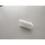 Transparentes wissenschaftliches Objekt in einer kleinen Box, ideal für Dekoration oder wissenschaftliche Präsentationen.