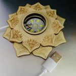 Blumenförmiges LED-Licht mit USB-Anschluss, dekoratives Beleuchtungsstück für Wissenschafts- und Dekorationszwecke.