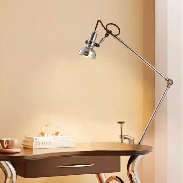 Stilvolle Vintage-Hängelampe aus Metall mit verstellbarem Arm, ideal für Wohnzimmer, Büro oder Leseecke, schafft eine gemütliche Atmosphäre.