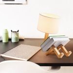 Kreative Buchstütze in Form eines wissenschaftlichen Modells, ideal für Bücherregale und Schreibtische, bringt einen Hauch von Wissenschaft in Ihr Zuhause oder Büro.