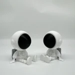Kreative Weltraum-Roboterfiguren für Dekoration und Wissenschaftsprojekte.