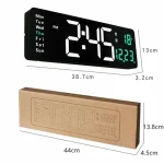 Hochwertige digitale Wanduhr mit großem Display und umweltfreundlicher Verpackung.