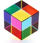 Bunter wissenschaftlicher Würfel mit reflektierenden Flächen, ideal für Dekoration und Lernzwecke. Perfekt für Science-Gadgets und wissenschaftliche Dekorationen.