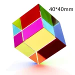 Bunter, transparenter Schiebespielwürfel mit 40x40mm Kantenlänge, ideal für pädagogische Spiele und Dekorationen.